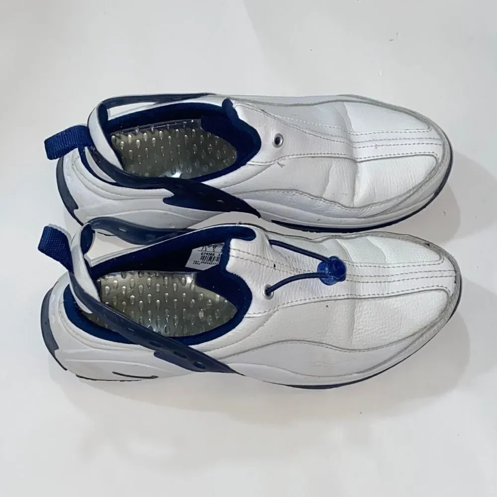 Vintage Y2K Nike Woman Shoes Size 7.5